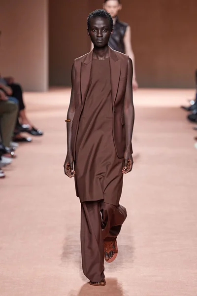 Look 50